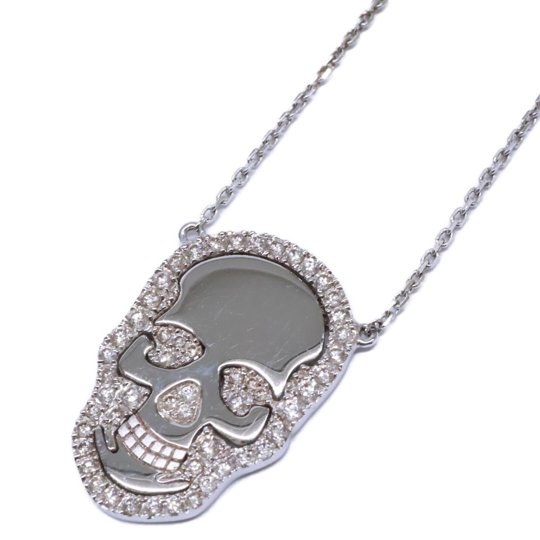 Lucien Pellat-Finet 750WG Skull Necklace with Small Diamonds, White Gold, Women's: --- Catalog ---Category: SizePendant Size: 20mm x 13mm / 0.78'' x 0.51''Neck Circumference: 44.5 cm / 17.51''Category: DesignColor: White goldGender: WomenMaterial: White gold (18K)Necklace Type: