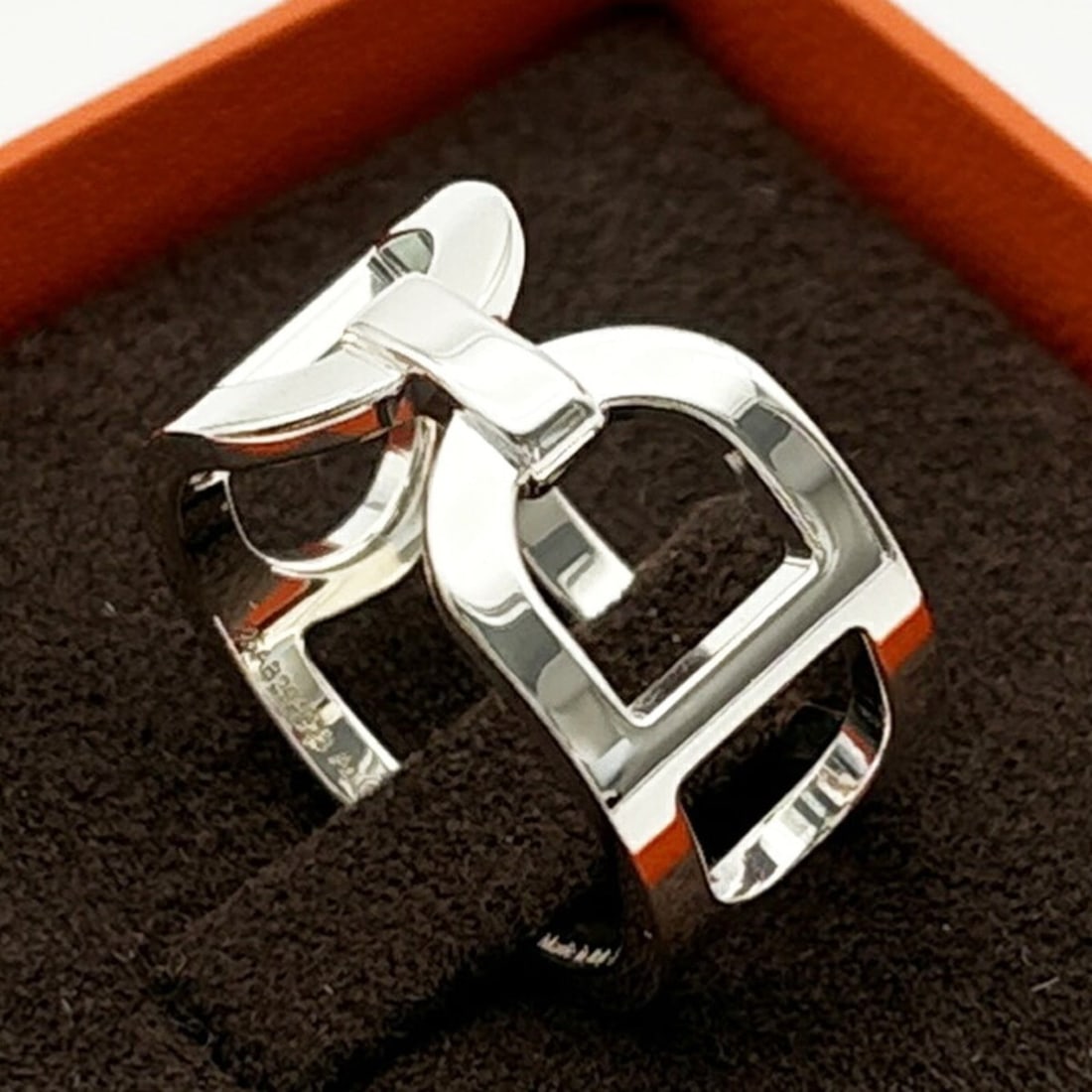 Hermes HERMES Ring, Sterling Silver 925, Ever Chaine d'Ancre MM, Size 12: --- Catalog ---Category: SizeUS Size: 6.5Brand Size: 52Category: DesignType: Band ringColor: SilverGender: WomenMaterial: Silver 925Category: GeneralLine: Chaine d'AncreBrand: Hermes--- Item List ---S