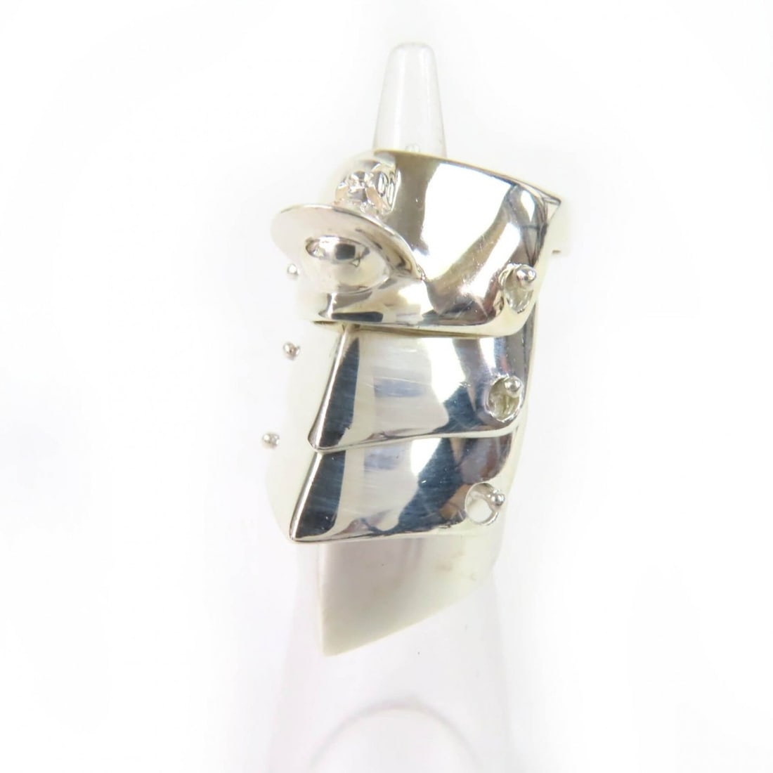 Vivienne Westwood Armor Ring 925 Orb Ring, Silver, Size S, Weight 14.29g, Women's: --- Catalog ---Category: SizeJP Size: 5US Size: 3.5Category: DesignType: Band ringColor: SilverGender: WomenMaterial: Silver 925Category: GeneralBrand: Vivienne Westwood--- Item List ---Section: Condi