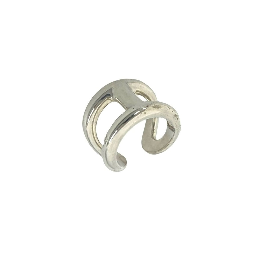 HERMES Osmo's GM Ring, Sterling Silver 925, Size #51, Accessory, Silver, Item Number 40075: --- Catalog ---Category: SizeJP Size: 11US Size: 6Category: DesignType: Band ringColor: SilverGender: WomenMaterial: Silver 925Category: GeneralBrand: Hermes--- Item List ---Section: ConditionRanking: