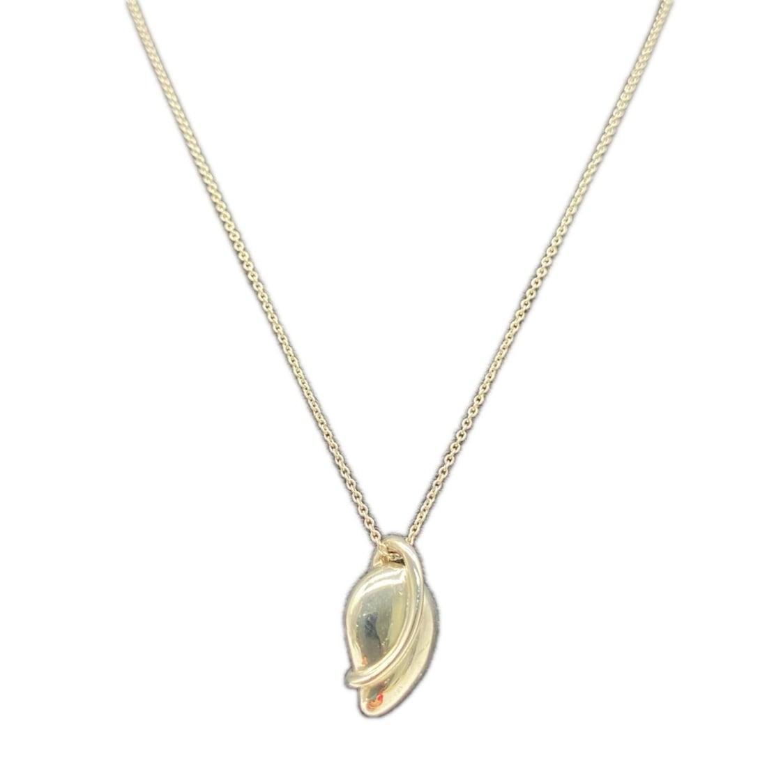 TIFFANY&Co. Tiffany Elsa Peretti Leaf Necklace SV925 Silver Women's: --- Catalog ---Category: SizeWeight: 5.99g / 0.21oz.Pendant Size: 18mm x 10mm / 0.7'' x 0.39''Neck Circumference: 41 cm / 16.14''Category: DesignColor: SilverGender: WomenMaterial: SilverNecklace Type