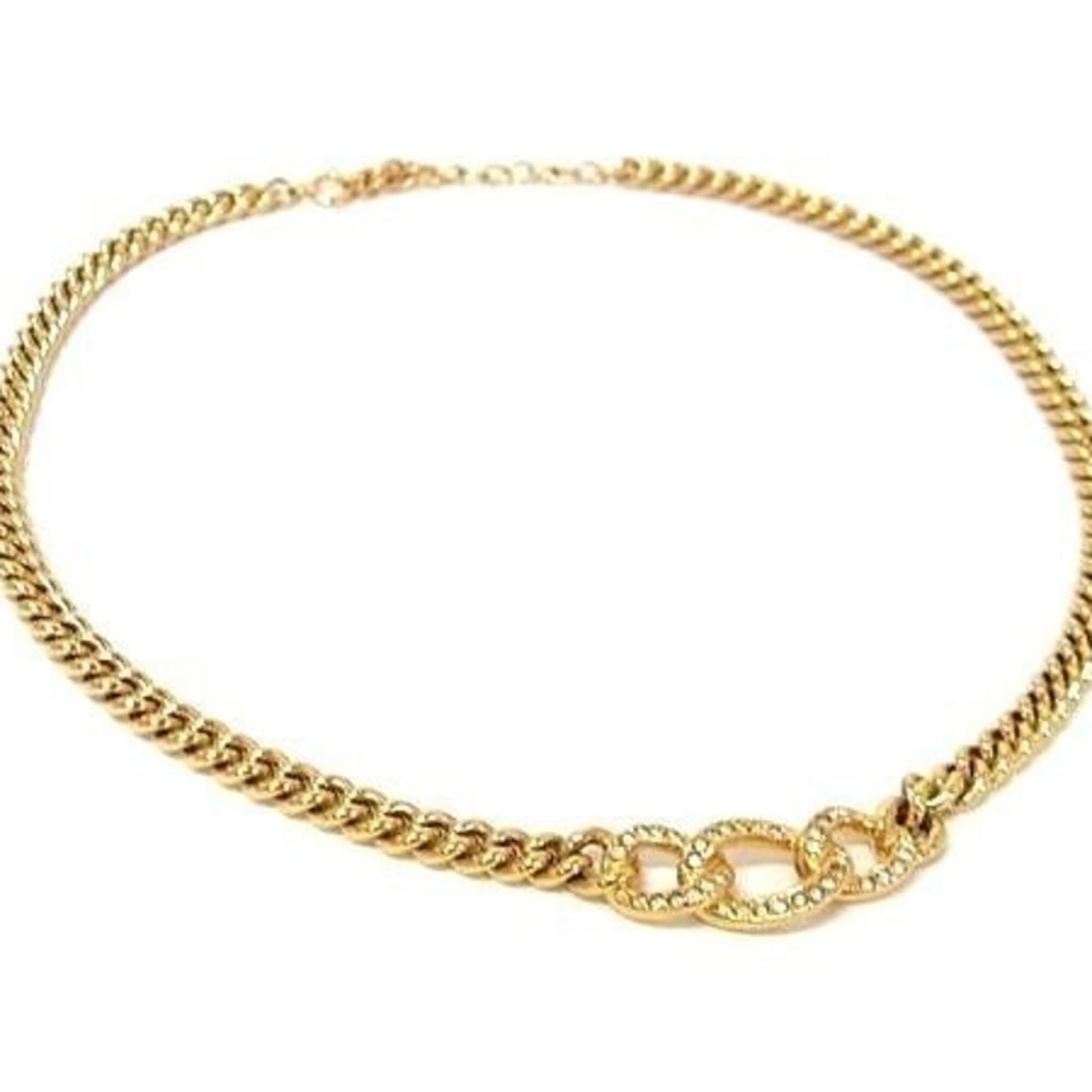 Christian Dior Gold Metal Rhinestone Necklace for Women: --- Catalog ---Category: SizePendant Size: 12mm x 40mm / 0.47'' x 1.57''Neck Circumference: 44.5 cm / 17.51''Category: DesignColor: GoldGender: WomenMaterial: Metal, RhinestonePendant Type: