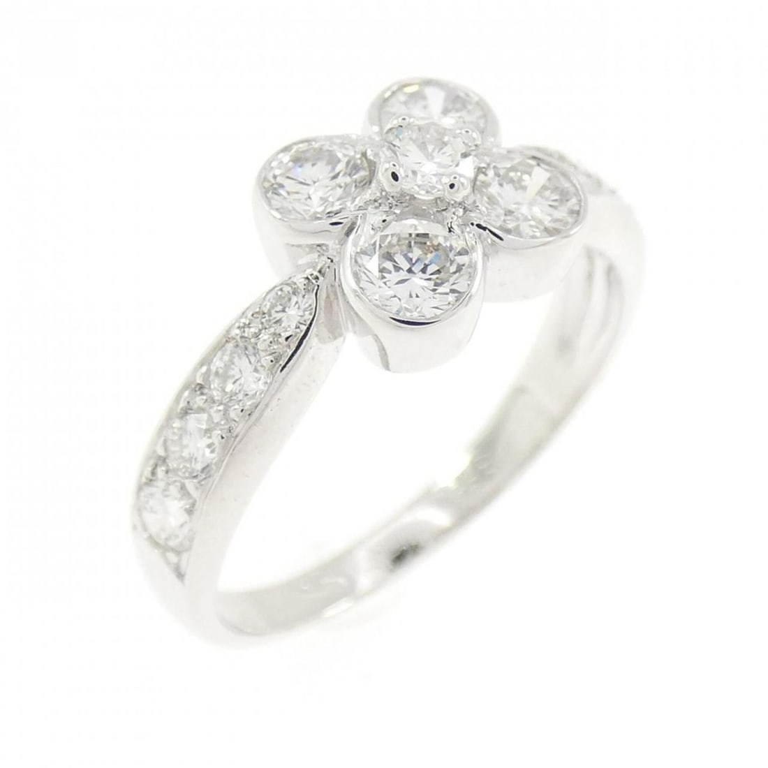 Van Cleef & Arpels Ombelle Ring 0.80 CT: --- Catalog ---Category: SizeUS Size: 6Brand Size: 51Category: DesignType: Band ringGender: WomenMaterial: White gold (18K)Category: GeneralBrand: Van Cleef & Arpels--- Item List ---Section: