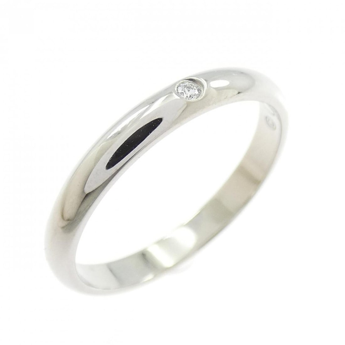 Cartier wedding ring: --- Catalog ---Category: SizeJP Size: 10US Size: 5.5Category: DesignType: Wedding ringGender: WomenMaterial: Platinum 950Category: GeneralBrand: Cartier--- Item List ---Section: ConditionRanking: