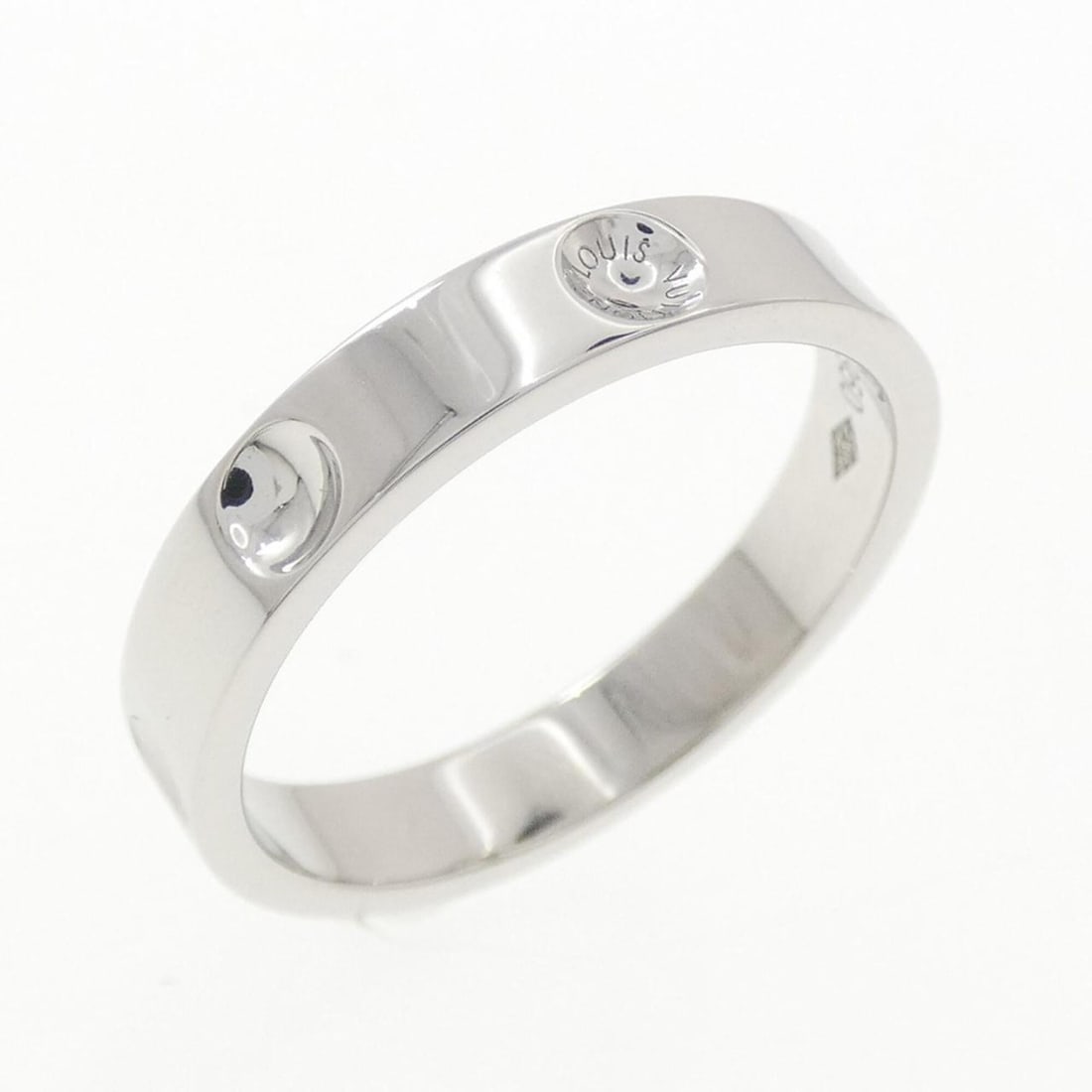 Louis Vuitton Alliance Empreinte Ring: --- Catalog ---Category: SizeUS Size: 7Brand Size: 54Category: DesignType: Band ringColor: PlatinumGender: WomenMaterial: Platinum 950Category: GeneralMPN: Q9F01ABrand: Louis Vuitton--- Item List