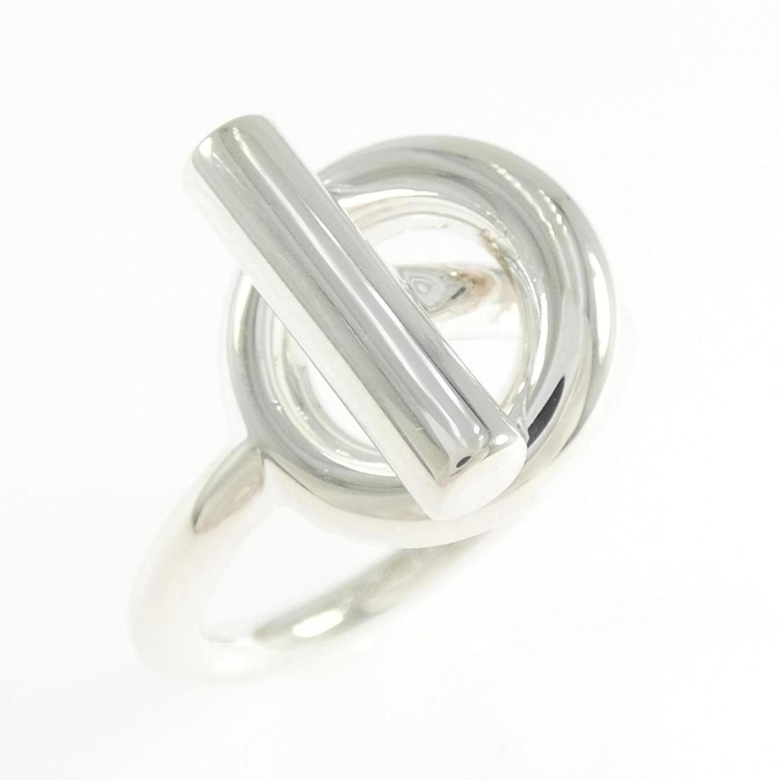 Hermes Hermès Echappé Ring: --- Catalog ---Category: SizeUS Size: 9Brand Size: 58Category: DesignType: Band ringGender: WomenMaterial: Silver 925Category: GeneralMPN: H103658BBrand: Hermes--- Item List ---Section: