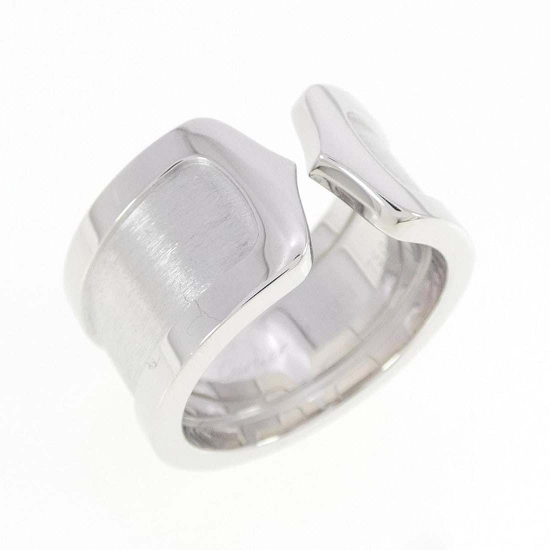 Cartier C2 Large Ring: --- Catalog ---Category: SizeUS Size: 5Brand Size: 49Category: DesignType: Band ringGender: WomenMaterial: White gold (18K)Category: GeneralBrand: Cartier--- Item List ---Section: ConditionRanking: