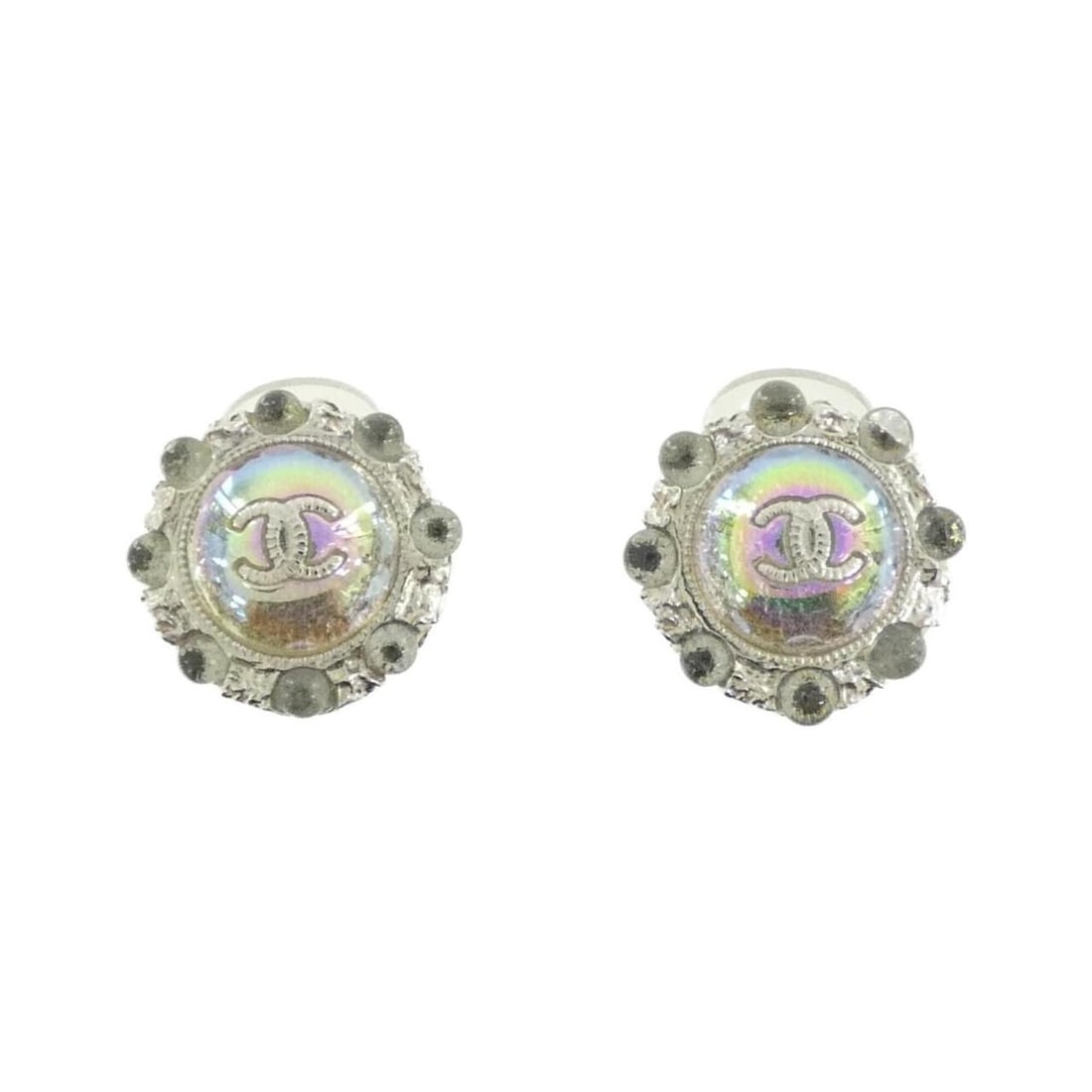 Chanel 45410 Earrings: --- Catalog ---Category: SizeSize (HxWxD): 15.00mm x 15.00mm / 0.59'' x 0.59''Category: DesignType: Clip earringsColor: Clear, Multi-colorGender: WomenCategory: GeneralMPN: 45410Brand: Chanel--- Item
