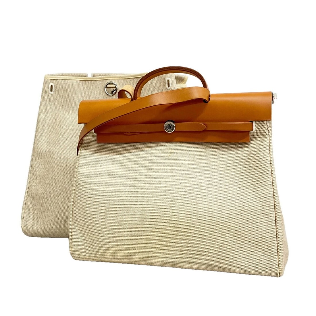 Hermes Herbag MM handbag, Toile H, natural, ?C stamp, 2-way bag for women: --- Catalog ---Category: SizeSize (HxWxD): 34cm x 39cm x 14cm / 13.38'' x 15.35'' x 5.51''Category: DesignType: HandbagColor: NaturalGender: WomenMaterial: Toile H Hardware Color: SilverCategory: Gene