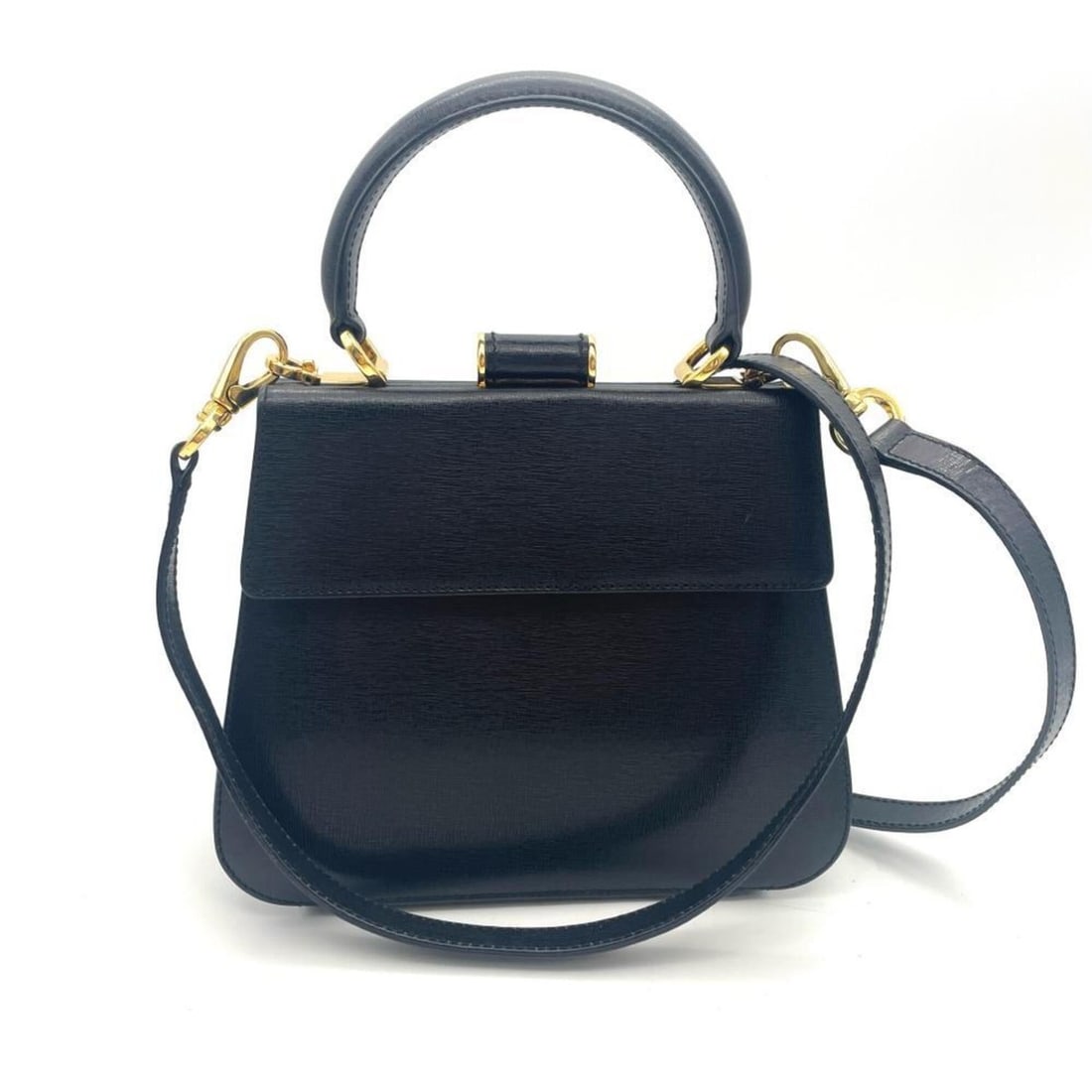 Salvatore Ferragamo Ferragamo Gancini Mini Clasp Handbag 2-Way Black: --- Catalog ---Category: SizeSize (HxWxD): 16.5cm x 15.5cm x 7.5cm / 6.49'' x 6.1'' x 2.95''Category: DesignType: HandbagColor: BlackGender: WomenCategory: GeneralBrand: Salvatore Ferragamo--- Item Li