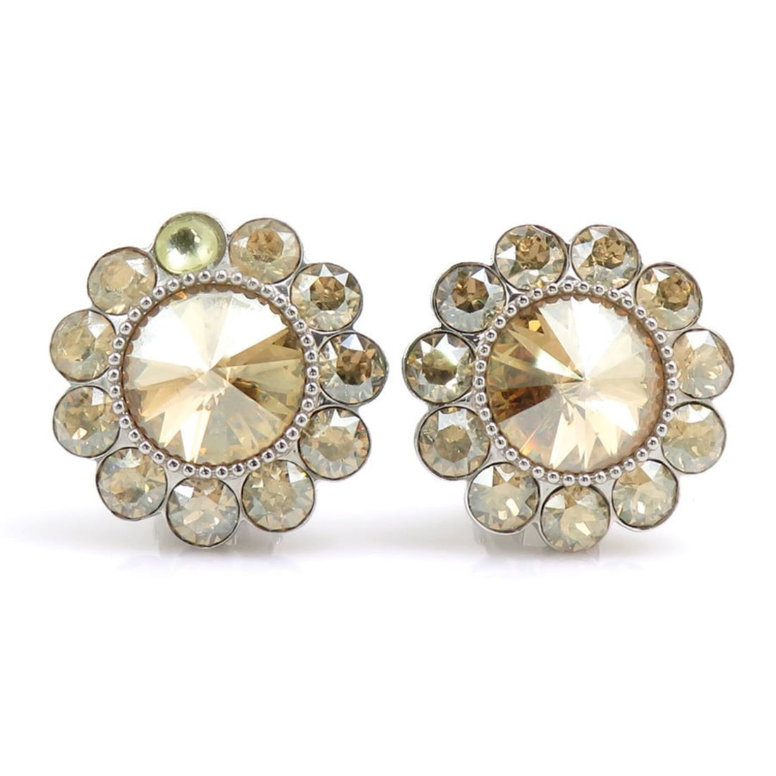 Miu Miu Miu Earrings, Metal, Silver x Orange, Women's, h31956a: --- Catalog ---Category: SizeSize (HxWxD): 28.00mm x 28.00mm / 1.10'' x 1.10''Category: DesignType: Clip earringsColor: Orange, SilverGender: WomenMaterial: MetalCategory: GeneralBrand: Miu Miu--- Ite