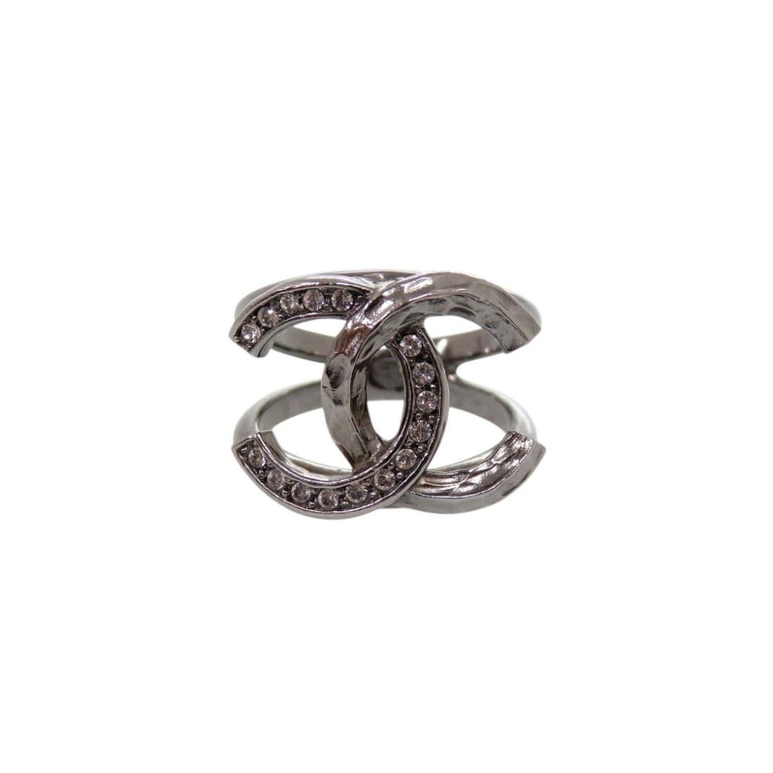 Chanel Coco Mark Rhinestone Ring, 1 C21K Engraved, Gunmetal, 0597CHANEL: --- Catalog ---Category: SizeJP Size: 12US Size: 6.5Category: DesignColor: GunmetalGender: WomenMaterial: Metal, RhinestoneCategory: GeneralMPN: C21KBrand: ChanelCountry of Origin: France--- Item List