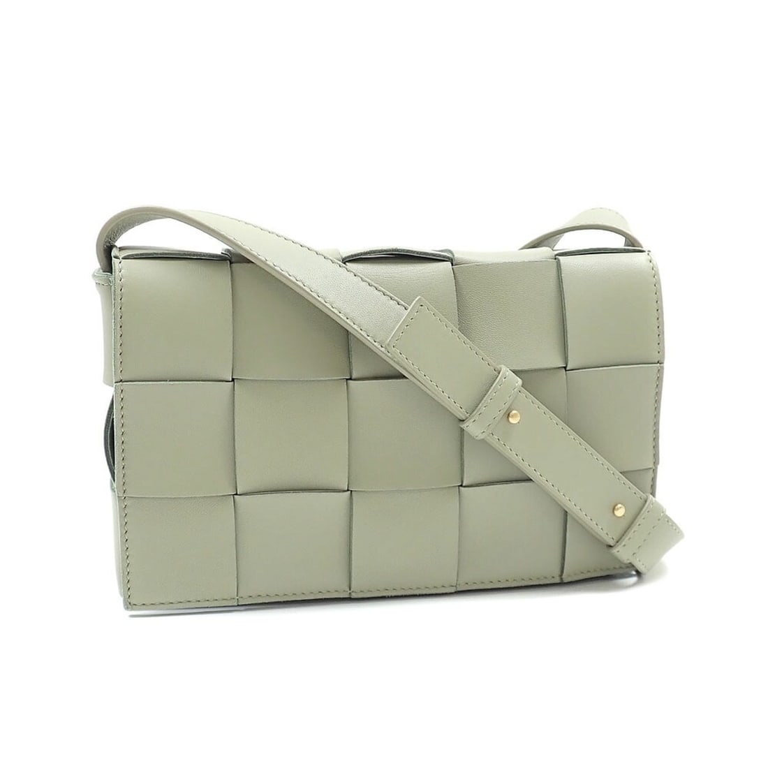 Bottega Veneta Cassette Shoulder Bag for Women, Taupe Grey Lambskin, 578004 VMAY1 2560: --- Catalog ---Category: SizeSize (HxWxD): 14cm x 22.5cm x 5cm / 5.51'' x 8.85'' x 1.96''Category: DesignType: Shoulder bagColor: GrayGender: WomenMaterial: Leather Leather/Fur Type: LambskinCategory: