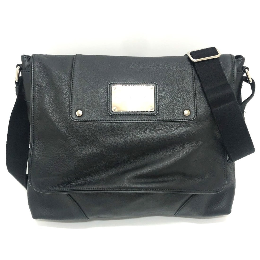 DOLCE&GABBANA Dolce & Gabbana Logo Plate Flap Messenger Crossbody Shoulder Bag Leather Women's Black: --- Catalog ---Category: SizeSize (HxWxD): 29cm x 36.5cm x 9.5cm / 11.41'' x 14.37'' x 3.74''Category: DesignType: Shoulder bagColor: BlackGender: WomenMaterial: Leather Category: GeneralBrand: Dolce 