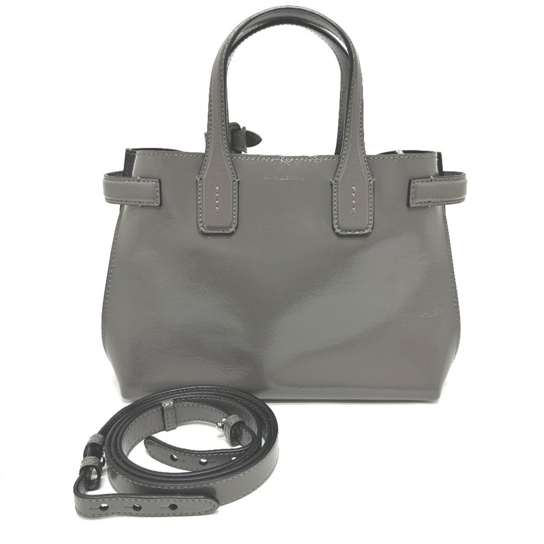 BURBERRY 105054A1209 Soft Banner 2-Way Shoulder Bag/Handbag, Polyurethane Leather, Women's, Gray: --- Catalog ---Category: SizeSize (HxWxD): 19cm x 25cm x 10.5cm / 7.48'' x 9.84'' x 4.13''Category: DesignType: Handbag, Shoulder bagColor: GrayGender: WomenMaterial: Elastane , Leather Category: Gene