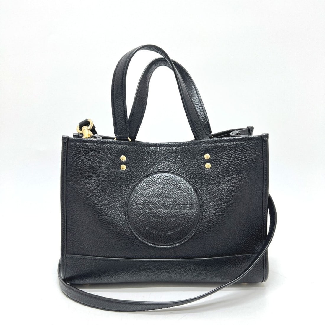 COACH C2004 Dempsey Carryall with Patch Tote Bag, 2-Way Handbag, Leather, Women's, Black: --- Catalog ---Category: SizeSize (HxWxD): 22cm x 29cm x 12cm / 8.66'' x 11.41'' x 4.72''Category: DesignType: Handbag, Tote bagColor: BlackGender: WomenMaterial: Leather Category: GeneralMPN: C2004Br
