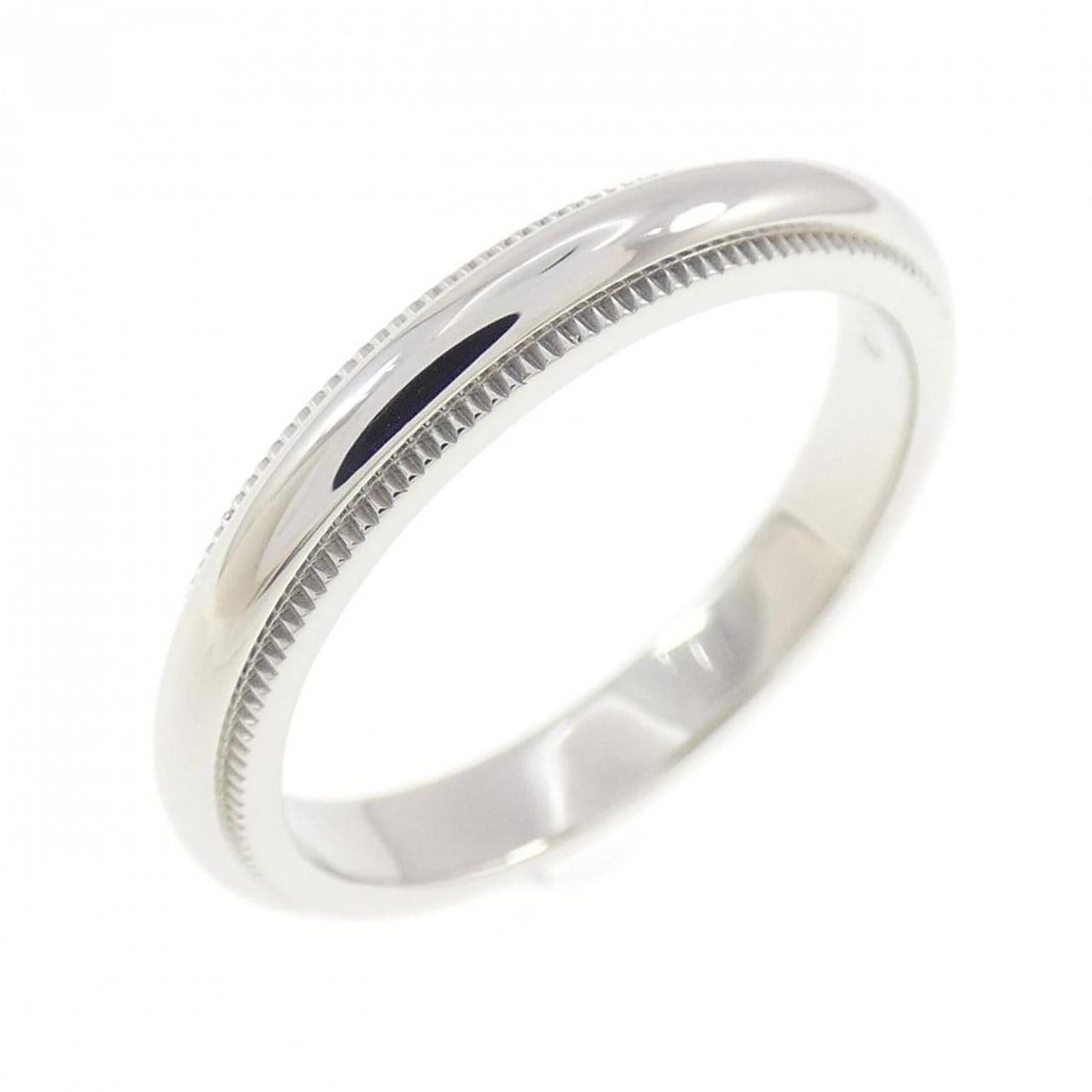 Tiffany & Co. Milgrain Ring: --- Catalog ---Category: SizeJP Size: 9US Size: 5Category: DesignType: Band ringColor: PlatinumGender: WomenMaterial: Platinum 950Category: GeneralBrand: Tiffany--- Item List ---Section: