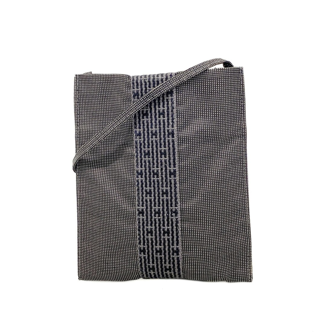 Hermes Shoulder Bag, Herline Pochette, Nylon, Gray, Women's: --- Catalog ---Category: SizeSize (HxWxD): 19cm x 16.5cm x 1cm / 7.48'' x 6.49'' x 0.39''Category: DesignType: Shoulder bagColor: GrayGender: WomenMaterial: Nylon Category: GeneralBrand: Hermes--- Ite