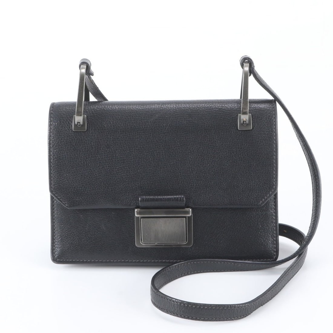 Miu Miu Miu Leather Shoulder Bag Crossbody Black Handbag Tote for Women: --- Catalog ---Category: SizeSize (HxWxD): 17cm x 21.5cm x 6cm / 6.69'' x 8.46'' x 2.36''Category: DesignType: Crossbody bag, Handbag, Shoulder bag, Tote bagColor: BlackGender: WomenMaterial: Leather 