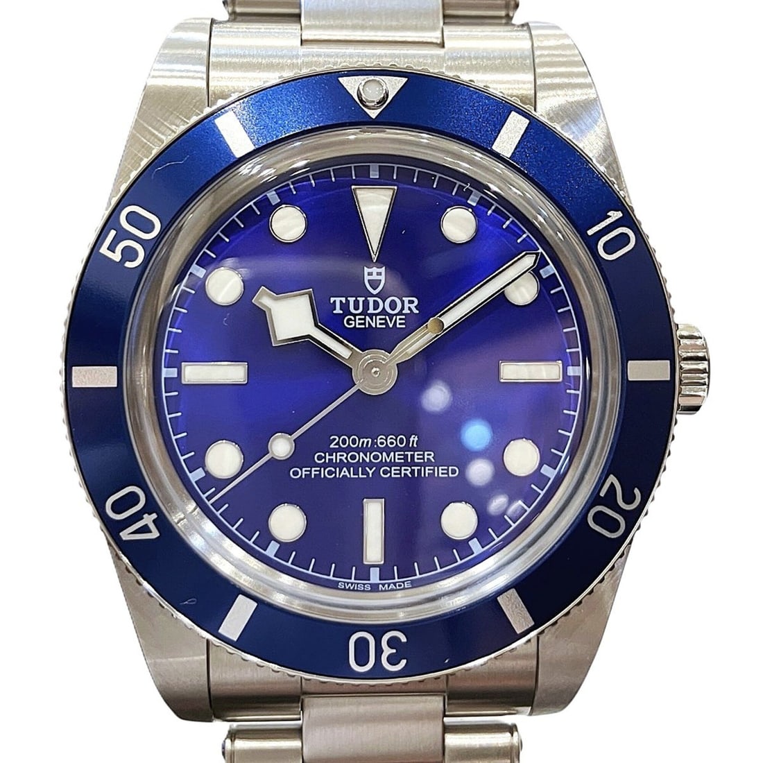 Tudor Black Bay 54 watch, total weight 119.8g, stainless steel, automatic movement, blue dial, model: --- Catalog ---Category: SizeWrist Size: 14cm / 5.51''Case Diameter: 37mm / 1.46''Category: DesignType: WristwatchGender: MenColor (Dial): BlueMaterial (Band): Stainless steelMaterial (Case): Stainles