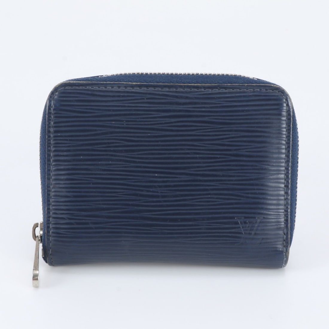 Louis Vuitton Epi Zippy Coin Purse M60438 Leather Wallet/Coin Case Compact Wallet for Men: --- Catalog ---Category: SizeSize (HxWxD): 8.5cm x 11cm x 1.5cm / 3.34'' x 4.33'' x 0.59''Category: DesignType: Coin purse/coin caseColor: SaphirGender: MenMaterial: Leather Category: GeneralMPN: M604