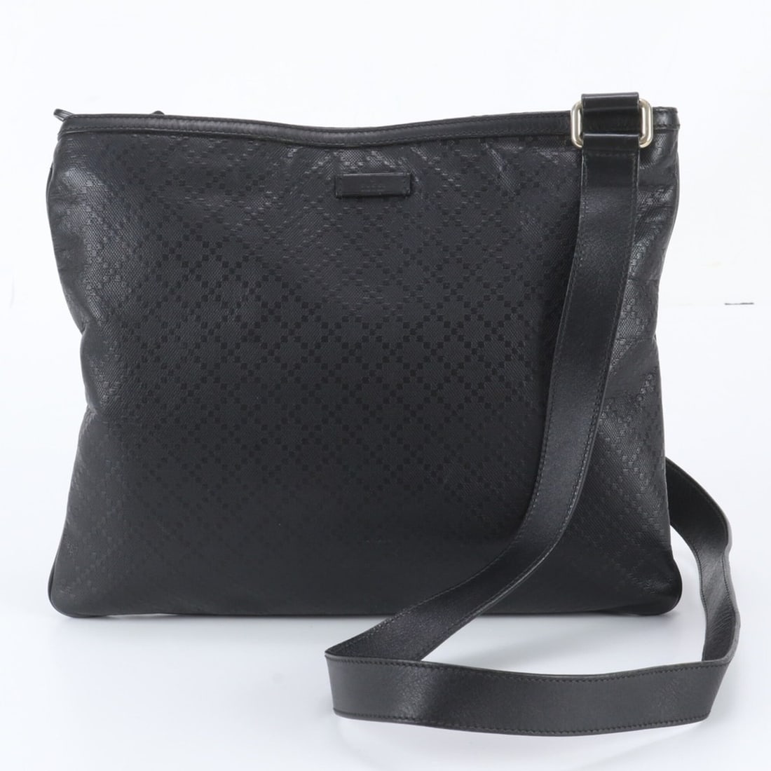 Gucci Diamante 201446 Leather Shoulder Bag Messenger Business Tote for Men: --- Catalog ---Category: SizeSize (HxWxD): 27cm x 35cm x 3cm / 10.62'' x 13.77'' x 1.18''Category: DesignType: Messenger bag, Shoulder bag, Tote bagColor: BlackGender: MenMaterial: Leather Category: G