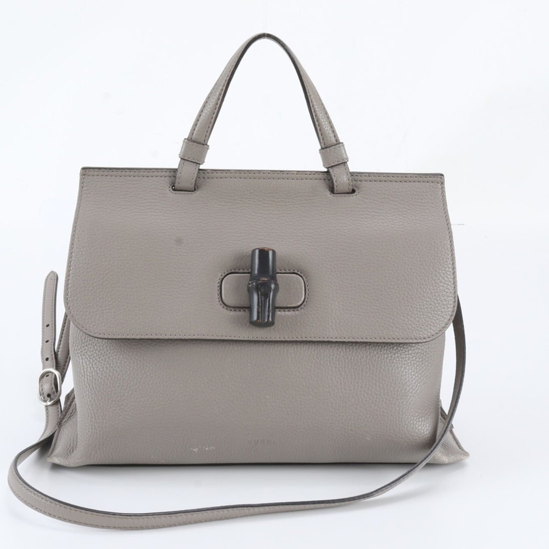 Gucci Bamboo Daily Medium 392013 Leather 2-Way Shoulder Bag/Tote Bag for Women: --- Catalog ---Category: SizeSize (HxWxD): 23cm x 33cm x 12cm / 9.05'' x 12.99'' x 4.72''Category: DesignType: Shoulder bag, Tote bagColor: BrownGender: WomenMaterial: Leather Category: GeneralMPN: 39