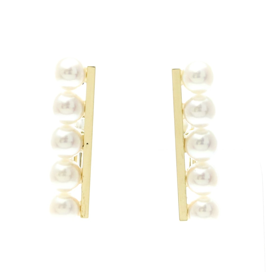 Tasaki Balance Plus Earrings Pearl Yellow Gold (18K) Clip Earrings Gold: --- Catalog ---Category: SizeWeight: 6.8g / 0.23oz.Size (HxWxD): 28.50mm x 5.70mm / 1.12'' x 0.22''Stone Size (HxW): 5.70mm x 5.70mm / 0.22'' x 0.22''Category: DesignType: Clip earringsColor: GoldMeta