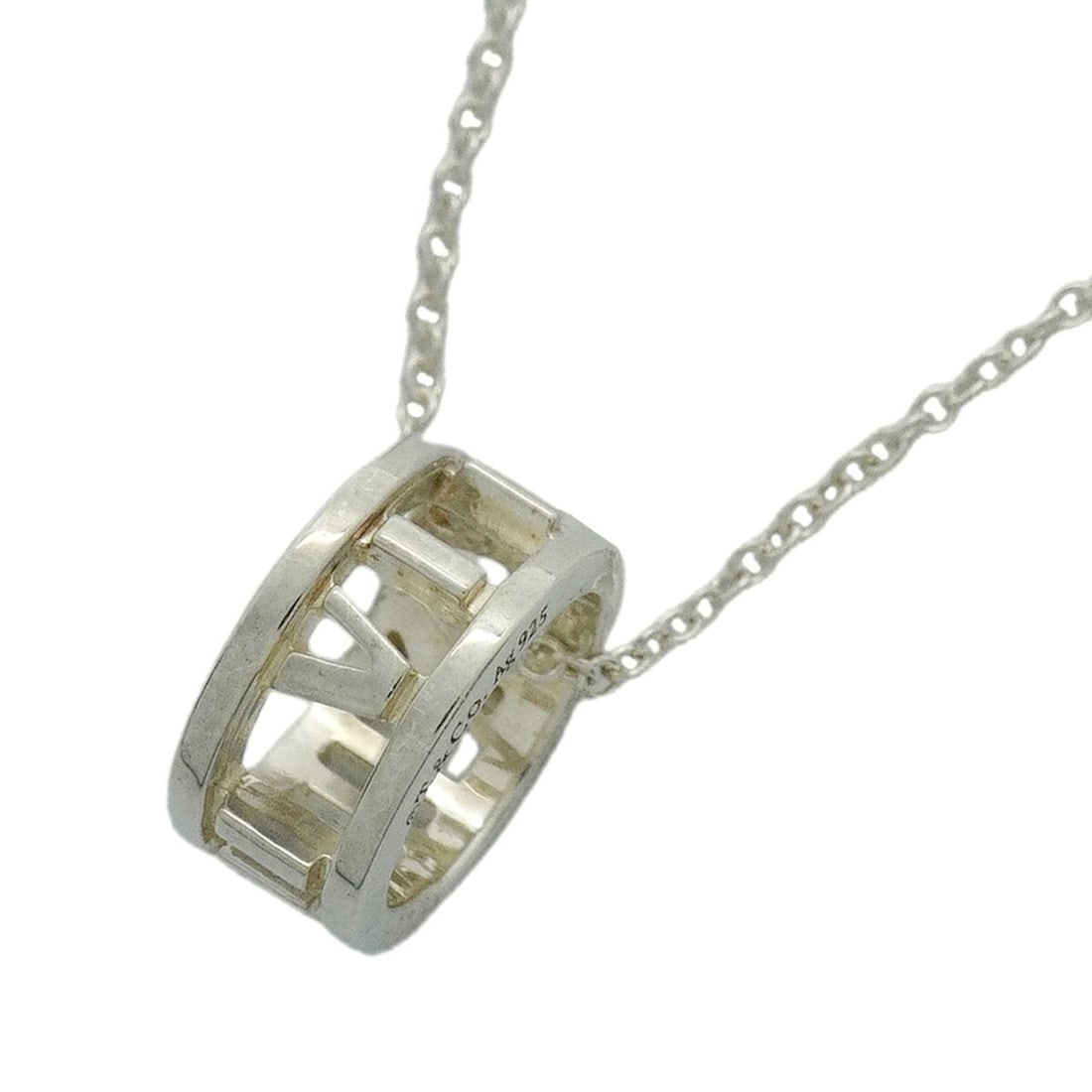 Tiffany & Co. Atlas Necklace, Sterling Silver 925, Women's: --- Catalog ---Category: SizePendant Size: 10.4mm x 5.2mm / 0.4'' x 0.2''Neck Circumference: 41 cm / 16.14''Category: DesignGender: WomenMaterial: Silver 925Necklace Type: NecklaceCategory: GeneralBra