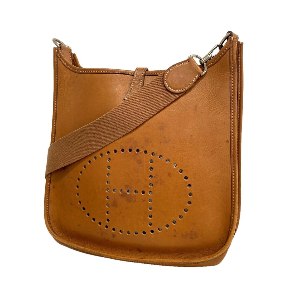 Hermes Evelyne 1 PM Shoulder Bag, Vache Natural, ?C stamp, Women's, P3490346: --- Catalog ---Category: SizeSize (HxWxD): 28cm x 29.5cm x 8cm / 11.02'' x 11.61'' x 3.14''Category: DesignType: Shoulder bagColor: NaturalGender: WomenMaterial: Vache leather Hardware Color: SilverCa
