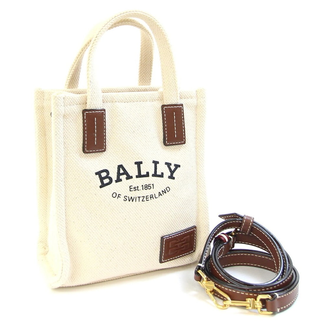 Bally Crystalia XS Handbag WAM061 CV011 I1350 Natural Brown Cotton Canvas Leather CRYSTALIA Pochette: --- Catalog ---Category: SizeSize (HxWxD): 18.5cm x 16.5cm x 7cm / 7.28'' x 6.49'' x 2.75''Strap Length: 102cm - 112cm / 40.15'' - 44.09''Category: DesignType: Handbag, PochetteColor: BrownGender: Wom