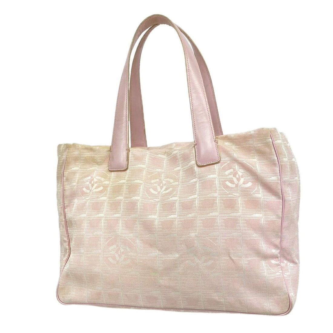 Chanel New Travel Nylon Tote Bag, Pink Champagne, Women's: --- Catalog ---Category: SizeSize (HxWxD): 24.5cm x 35cm x 15cm / 9.64'' x 13.77'' x 5.9''Category: DesignType: Tote bagColor: PinkGender: WomenMaterial: Nylon Category: GeneralBrand: Chanel--- Item L
