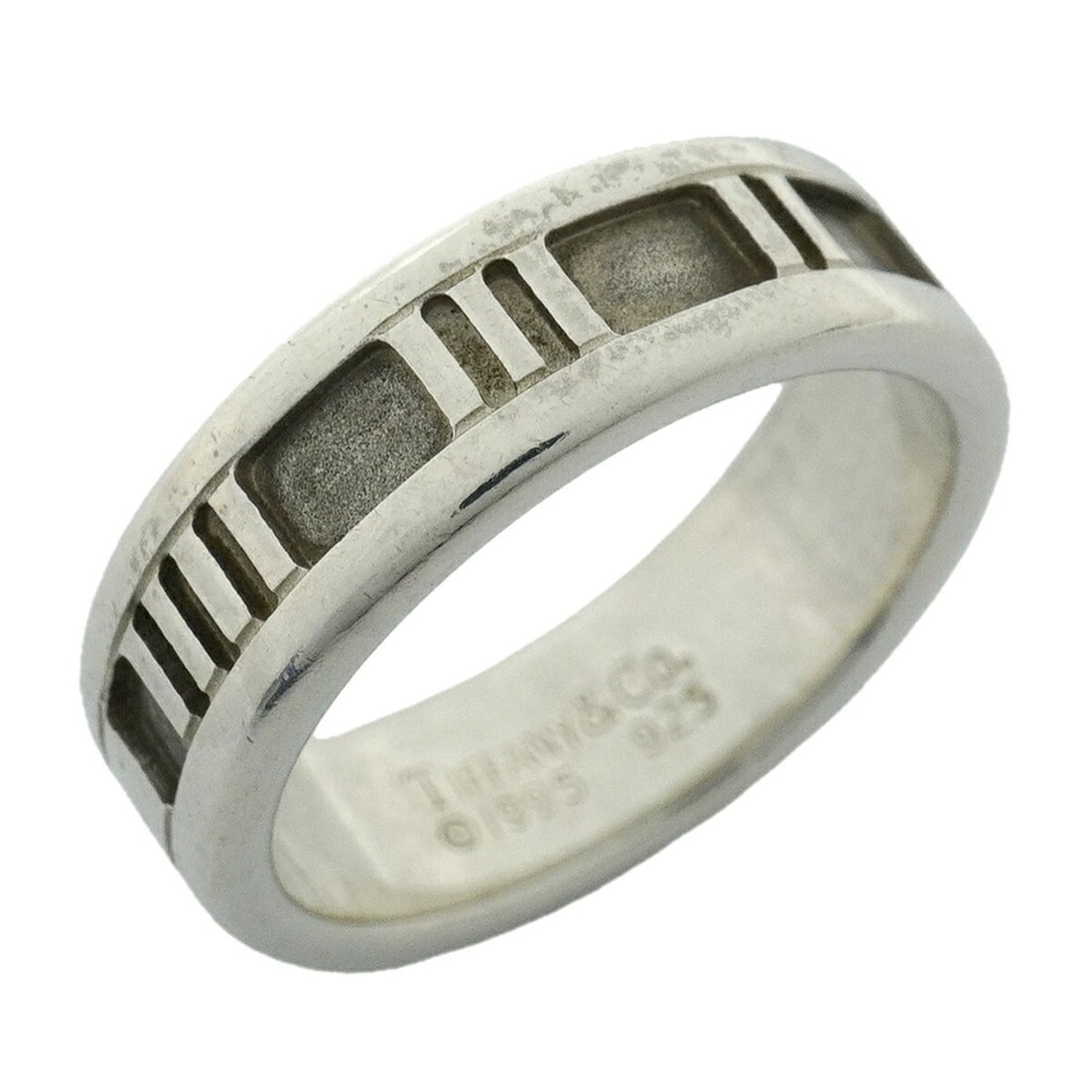 Tiffany & Co. Atlas Ring, Sterling Silver 925, Size 15 (Men's/Women's): --- Catalog ---Category: SizeJP Size: 15US Size: 7.5Category: DesignType: Band ringGender: Men,WomenMaterial: Silver 925Category: GeneralBrand: Tiffany--- Item List ---Section: ConditionRanking: Rank 