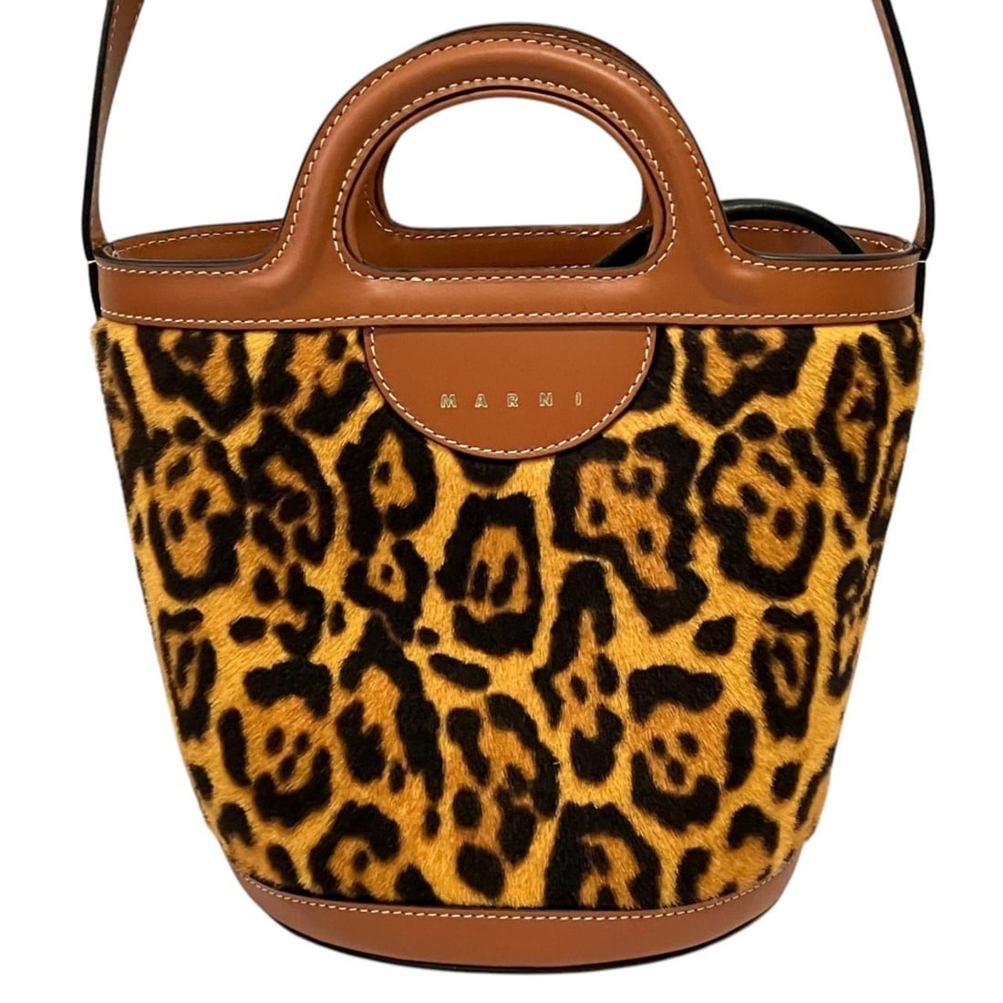 MARNI Tropicalia Leopard Print 2-Way Handbag/Shoulder Bag SCMP0056Q8 Brown Women's: --- Catalog ---Category: SizeSize (HxWxD): 18cm x 23cm x 16.5cm / 7.08'' x 9.05'' x 6.49''Strap Length: 121cm - 137cm / 47.63'' - 53.93''Category: DesignType: Handbag, Shoulder bagColor: BrownGender: 