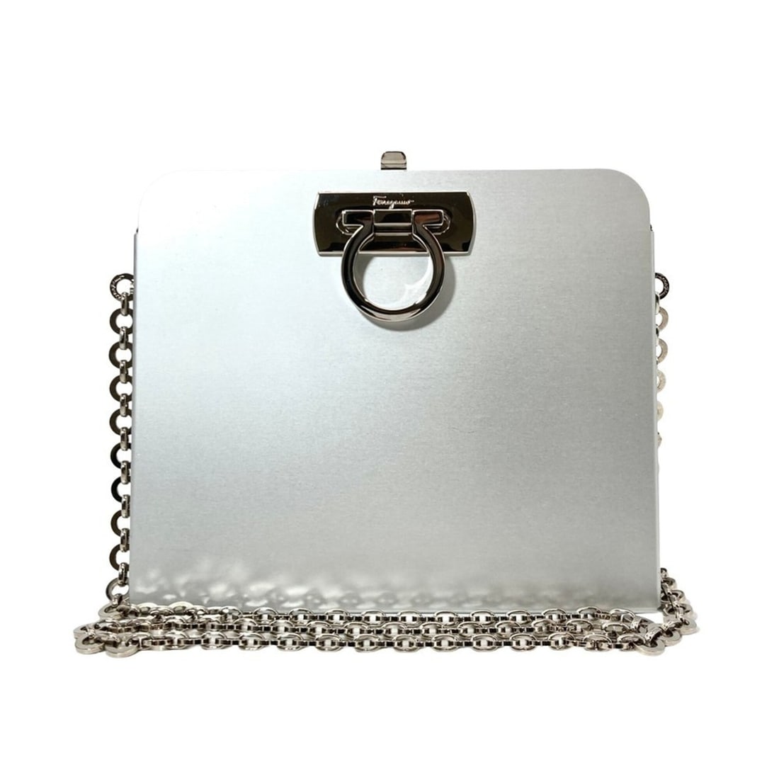 Salvatore Ferragamo Ferragamo Gancini Chain Shoulder Bag, Aluminum, AU-21 6717, Silver, Women's: --- Catalog ---Category: SizeSize (HxWxD): 17cm x 20cm x 8cm / 6.69'' x 7.87'' x 3.14''Category: DesignType: Shoulder bagColor: SilverGender: WomenMaterial: Aluminum Category: GeneralBrand: Salvatore 