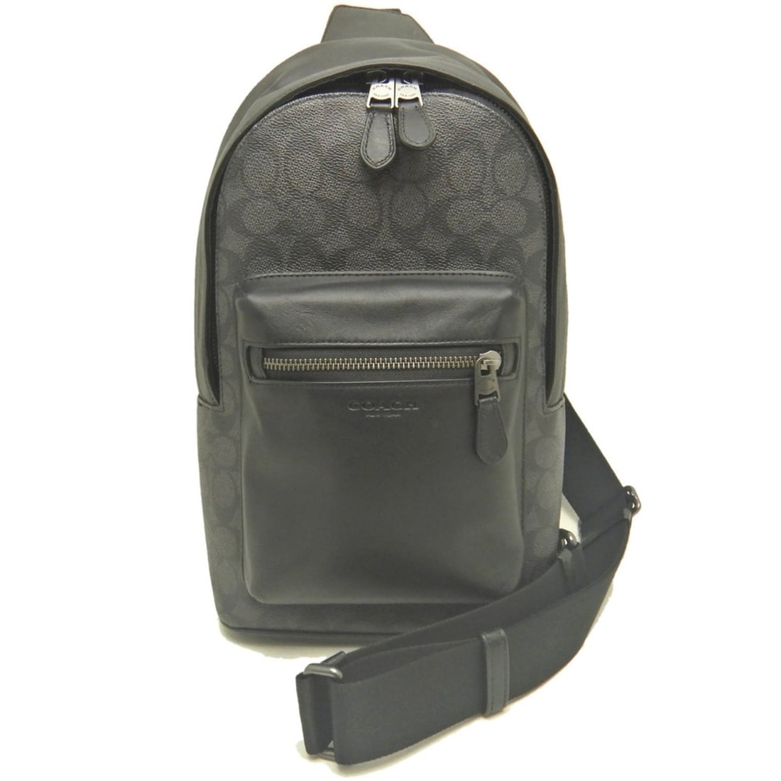COACH Signature Waist Pack CV924 Body Bag PVC x Leather Black Outlet Men's 254277: --- Catalog ---Category: SizeSize (HxWxD): 33cm x 19.5cm x 7cm / 12.99'' x 7.67'' x 2.75''Category: DesignType: Sling bagColor: BlackGender: MenMaterial: Coated canvas , Leather Category: GeneralMPN: 