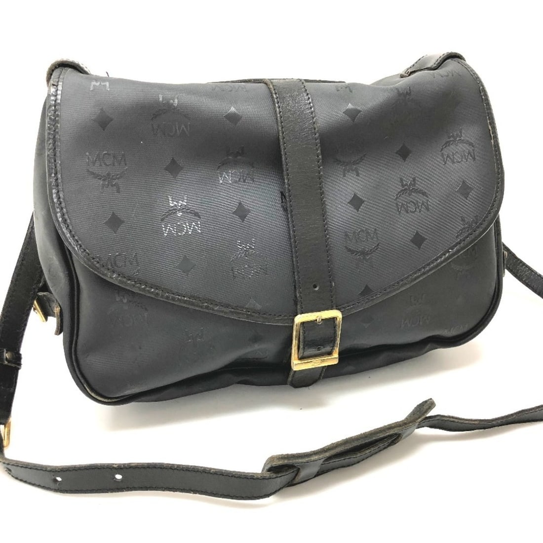 MCM (MCM) Crossbody Bag, Logo Gram, Messenger Shoulder Leather, Women's, Black: --- Catalog ---Category: SizeSize (HxWxD): 22cm x 30cm x 8cm / 8.66'' x 11.81'' x 3.14''Category: DesignType: Messenger bag, Shoulder bagColor: BlackGender: WomenMaterial: PVC , Leather Category: Gene