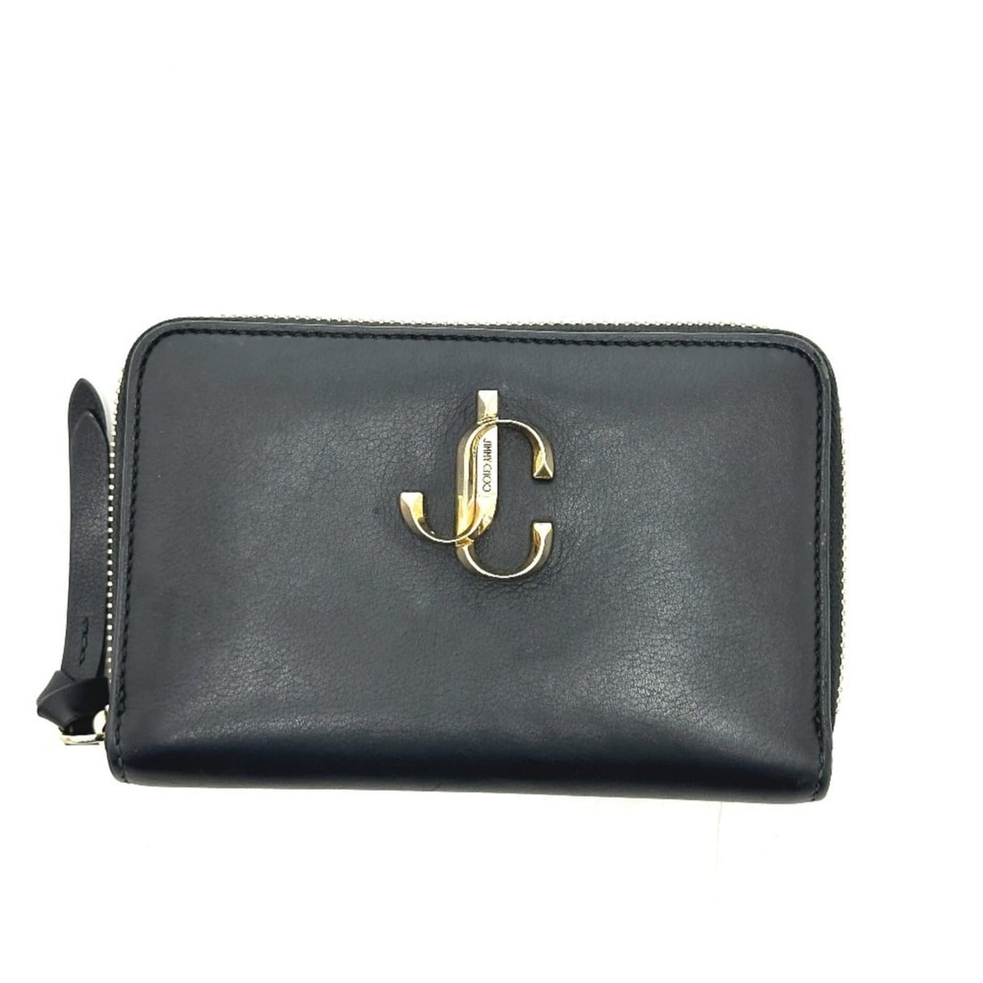 JIMMY CHOO Logo Round Zip Wallet, Coin Purse, Bi-fold Leather, Women's, Black: --- Catalog ---Category: SizeSize (HxWxD): 10cm x 15cm x 2cm / 3.93'' x 5.9'' x 0.78''Category: DesignType: Coin purse/coin caseColor: BlackGender: WomenMaterial: Leather Category: GeneralBrand: Jimmy