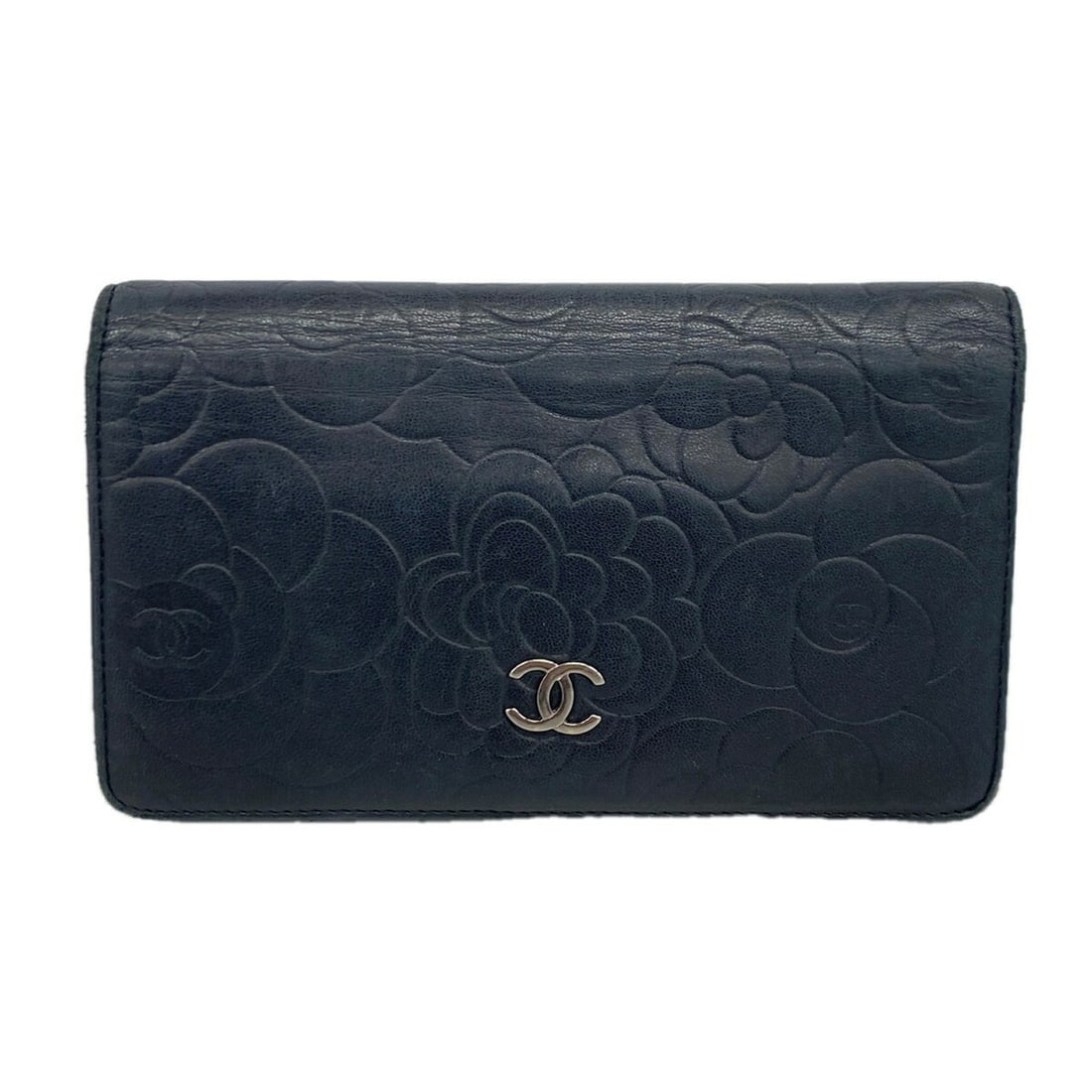 Chanel long wallet, Camellia design, lambskin, black, women's.: --- Catalog ---Category: SizeSize (HxWxD): 12cm x 19cm x 2cm / 4.72'' x 7.48'' x 0.78''Category: DesignType: Long wallet (bi-fold)Color: BlackGender: WomenMaterial: Leather Leather/Fur Type: LambskinC