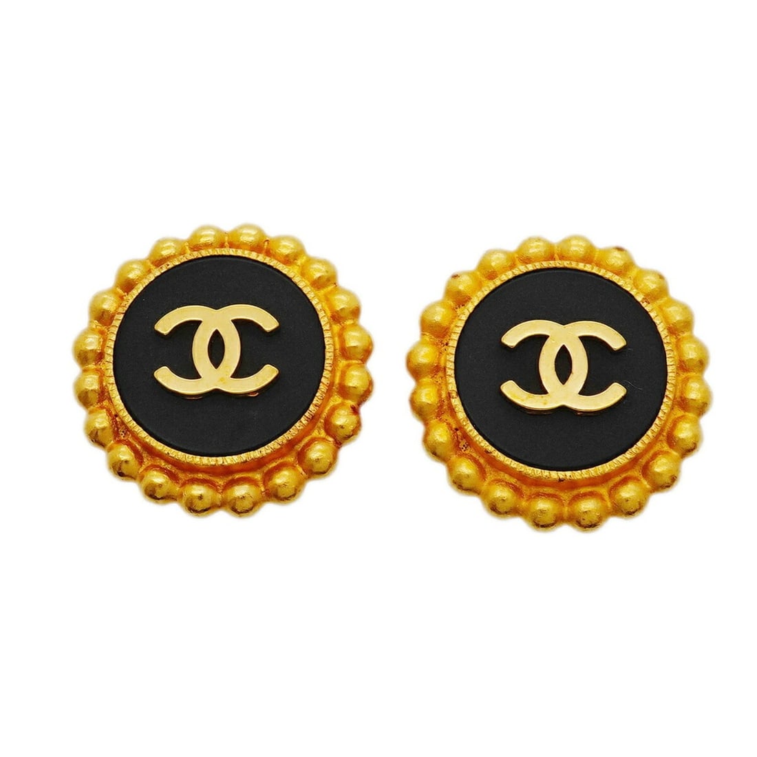 Chanel earrings, Coco Mark, GP plated, gold, black, women's.: --- Catalog ---Category: SizeSize (HxWxD): 26.10mm x 25.90mm / 1.03'' x 1.02''Category: DesignType: Clip earringsColor: Black, GoldGender: WomenMaterial: Gold platingCategory: GeneralBrand: Chanel--- 