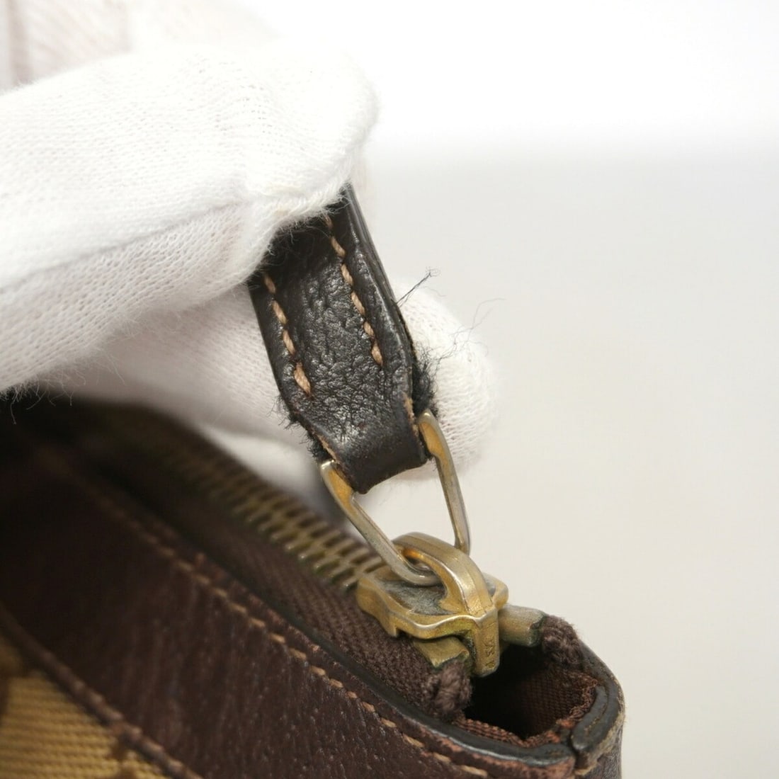 Louis Vuitton Taiga Multicles M30500 Key Case - 8