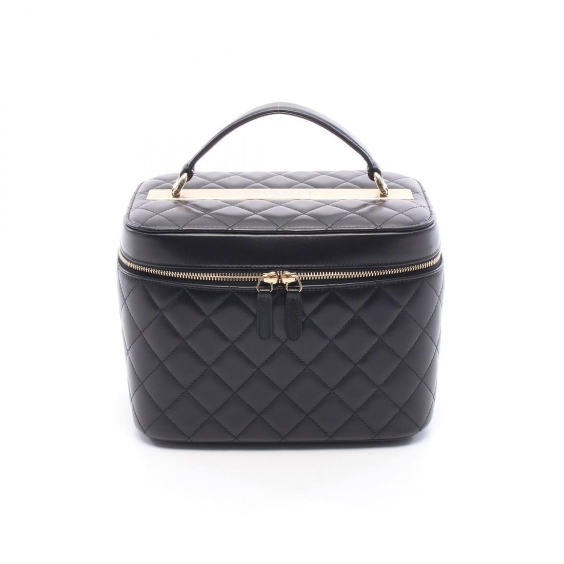 Chanel Matelassé Handbag, Lambskin Leather, Women's, Black: --- Catalog ---Category: SizeSize (HxWxD): 15cm x 20.5cm x 13cm / 5.9'' x 8.07'' x 5.11''Handle Length: 20cm / 7.87''Category: DesignType: HandbagColor: BlackGender: WomenMaterial: Leather Hardware Co