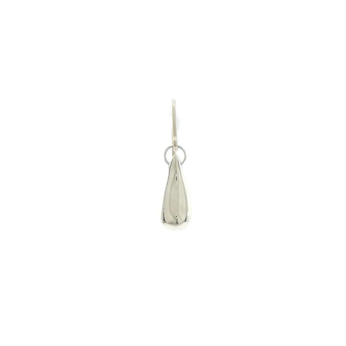 Tiffany & Co. Teardrop Earring (Single Earring): --- Catalog ---Category: SizeSize (HxWxD): 13.90mm x 5.70mm / 0.55'' x 0.22''Category: DesignType: Drop earringsGender: WomenMaterial: Silver 925Single earring: YesCategory: GeneralBrand: Tiffany---