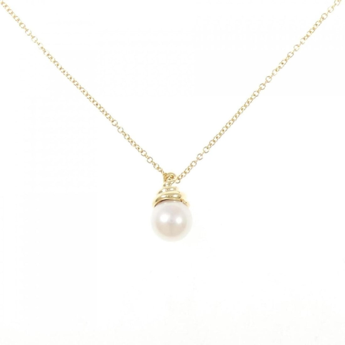 Tiffany & Co. Akoya Pearl Necklace 7.2mm: --- Catalog ---Category: SizePendant Size: 12.7mm x 7.2mm / 0.49'' x 0.28''Neck Circumference: 41 cm / 16.14''Category: DesignGender: WomenMaterial: Yellow gold (18K)Pendant Type: PendantNecklace