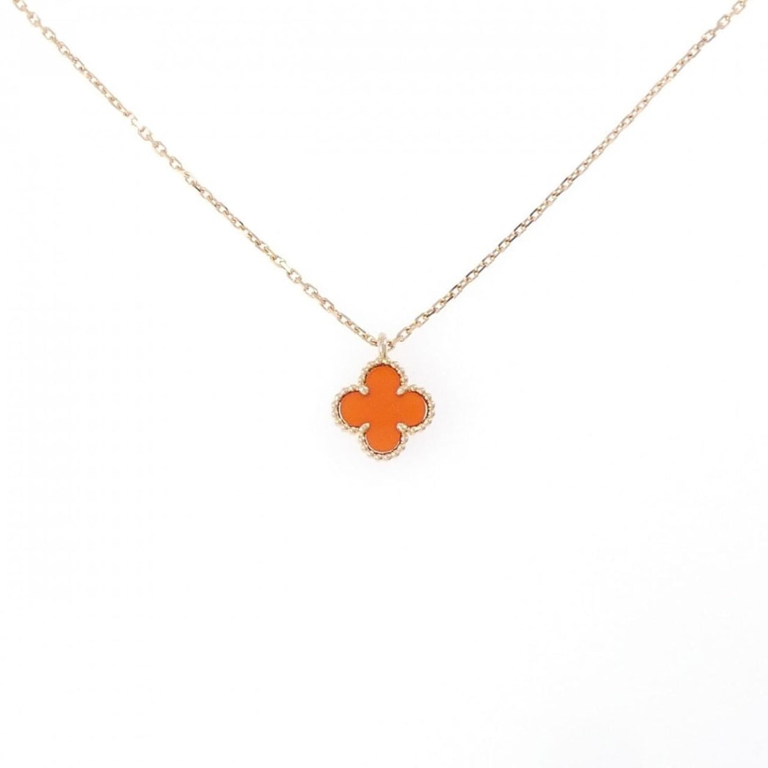 Van Cleef & Arpels Sweet Alhambra Necklace: --- Catalog ---Category: SizePendant Size: 9.2mm x 9.2mm / 0.36'' x 0.36''Neck Circumference: 38 cm - 40 cm / 14.96'' - 15.74''Category: DesignGender: WomenMaterial: Pink gold (18K)Pendant Type:
