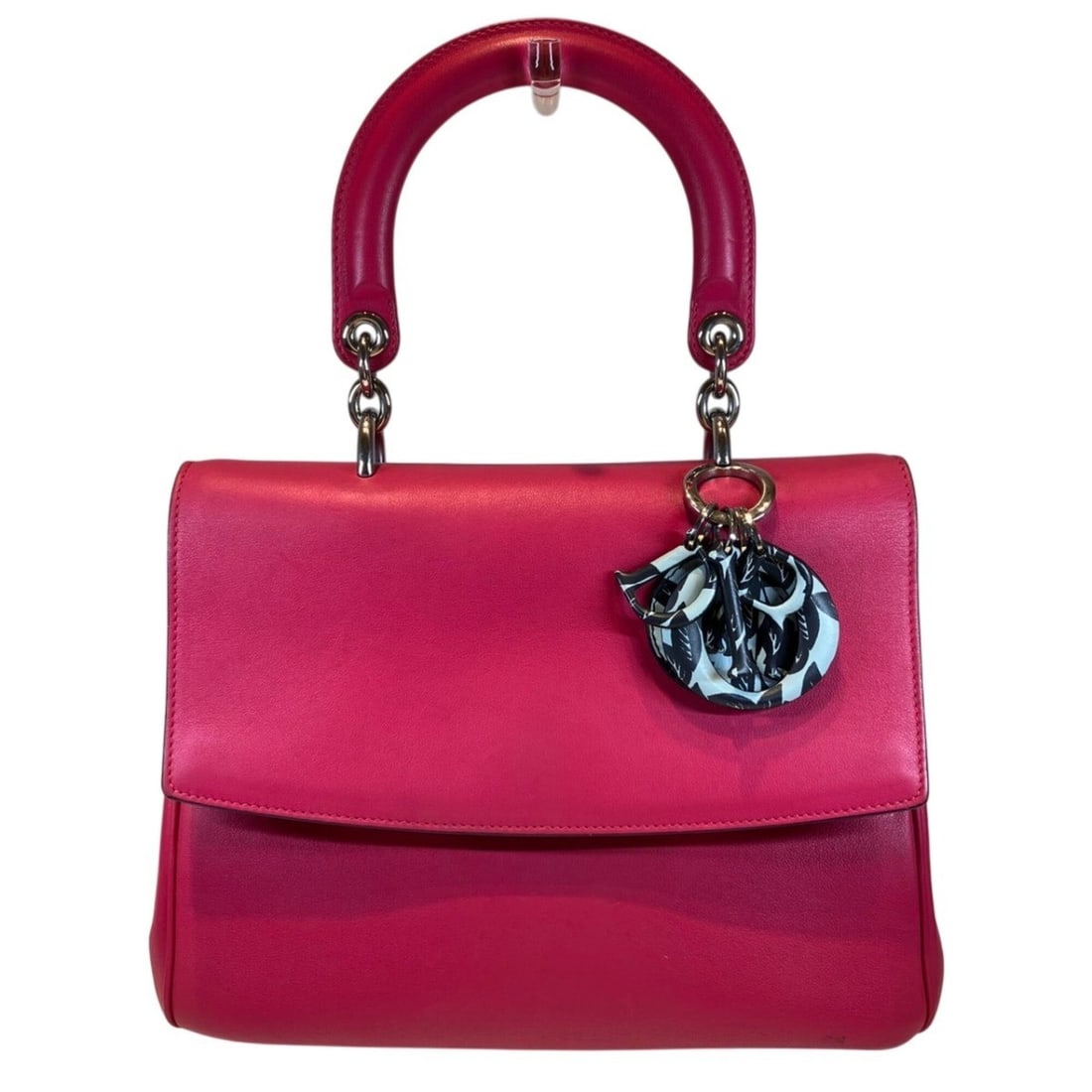 Christian Dior Be handbag, leather: --- Catalog ---Category: SizeSize (HxWxD): 19cm x 26cm x 12cm / 7.48'' x 10.23'' x 4.72''Handle Length: 30cm / 11.81''Category: DesignType: HandbagColor: PinkGender: WomenMaterial: Leather Category: G