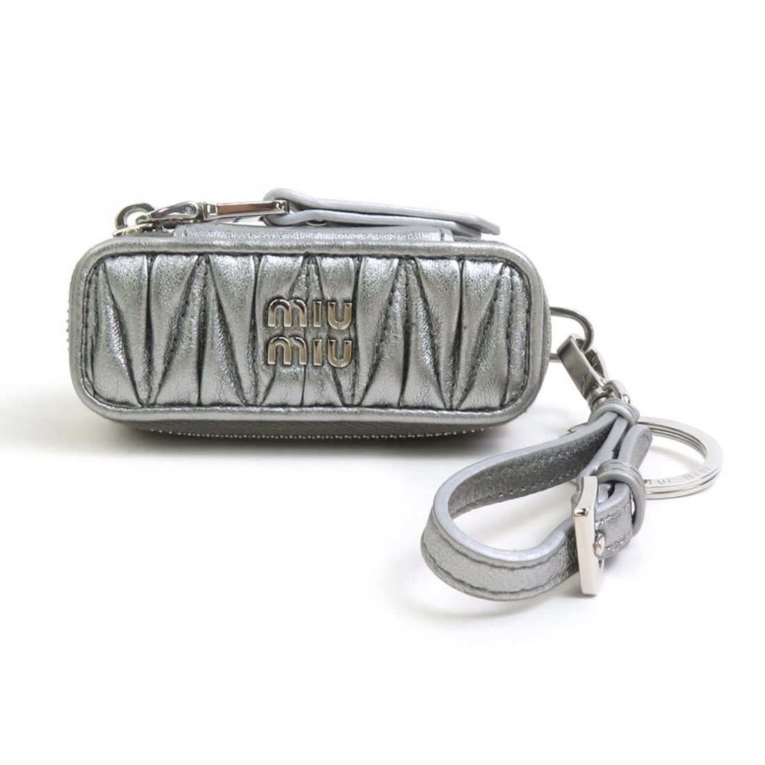 Miu Miu Miu Charm Lip Case, Matelassé Leather, Silver, Women's, 5TL518 r11331j: --- Catalog ---Category: SizeSize (HxWxD): 210.00mm x 90.00mm / 8.27'' x 3.54''Category: DesignType: Handbag charmColor: SilverGender: WomenMaterial: LeatherCategory: GeneralMPN: 5TL518Brand: Miu Miu-