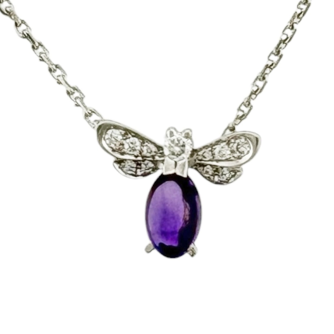Chaumet Attrape-Moi Necklace, 18K White Gold, Amethyst and Diamond, for Women.: --- Catalog ---Category: SizePendant Size: 9mm x 11.5mm / 0.35'' x 0.45''Neck Circumference: 42 cm / 16.53''Category: DesignColor: SilverGender: WomenMaterial: White gold (18K)Necklace Type: NecklaceC