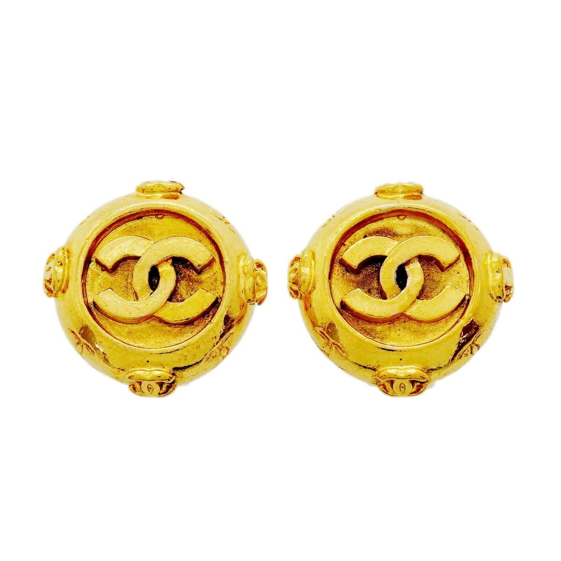 Chanel Earrings, Coco Mark Circle, GP Plated Gold, Women's: --- Catalog ---Category: SizeSize (HxWxD): 25.40mm x 25.50mm / 1.00'' x 1.00''Category: DesignType: Clip earringsColor: GoldGender: WomenMaterial: Gold platingCategory: GeneralBrand: Chanel--- Item Li