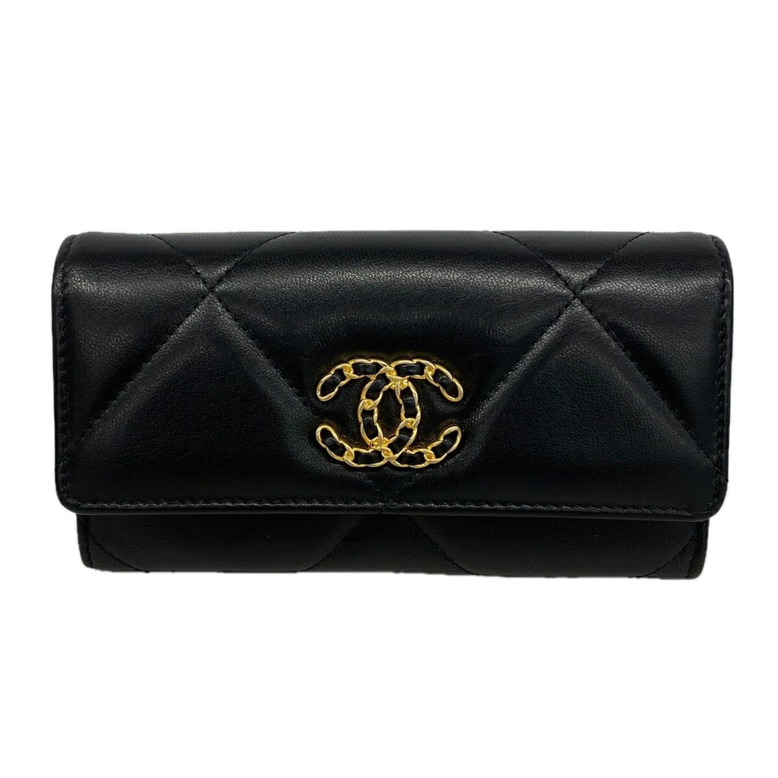 Chanel wallet, 19, lambskin, black, women's.: --- Catalog ---Category: SizeSize (HxWxD): 9cm x 16.5cm x 3cm / 3.54'' x 6.49'' x 1.18''Category: DesignType: Wallet (bi-fold)Color: BlackGender: WomenMaterial: Leather Leather/Fur Type: LambskinCateg